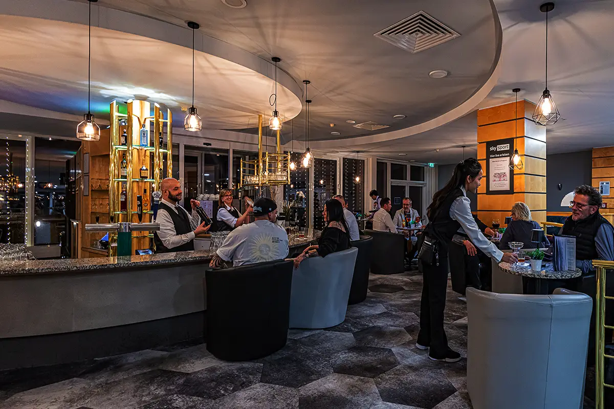 LOBBY BAR